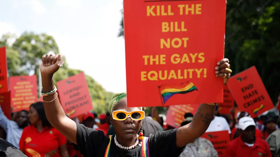 Ugandan activist Papa De during a demonstration in South Africa against Uganda's anti-gay lagstiftning. Photo: Phill Magakoe